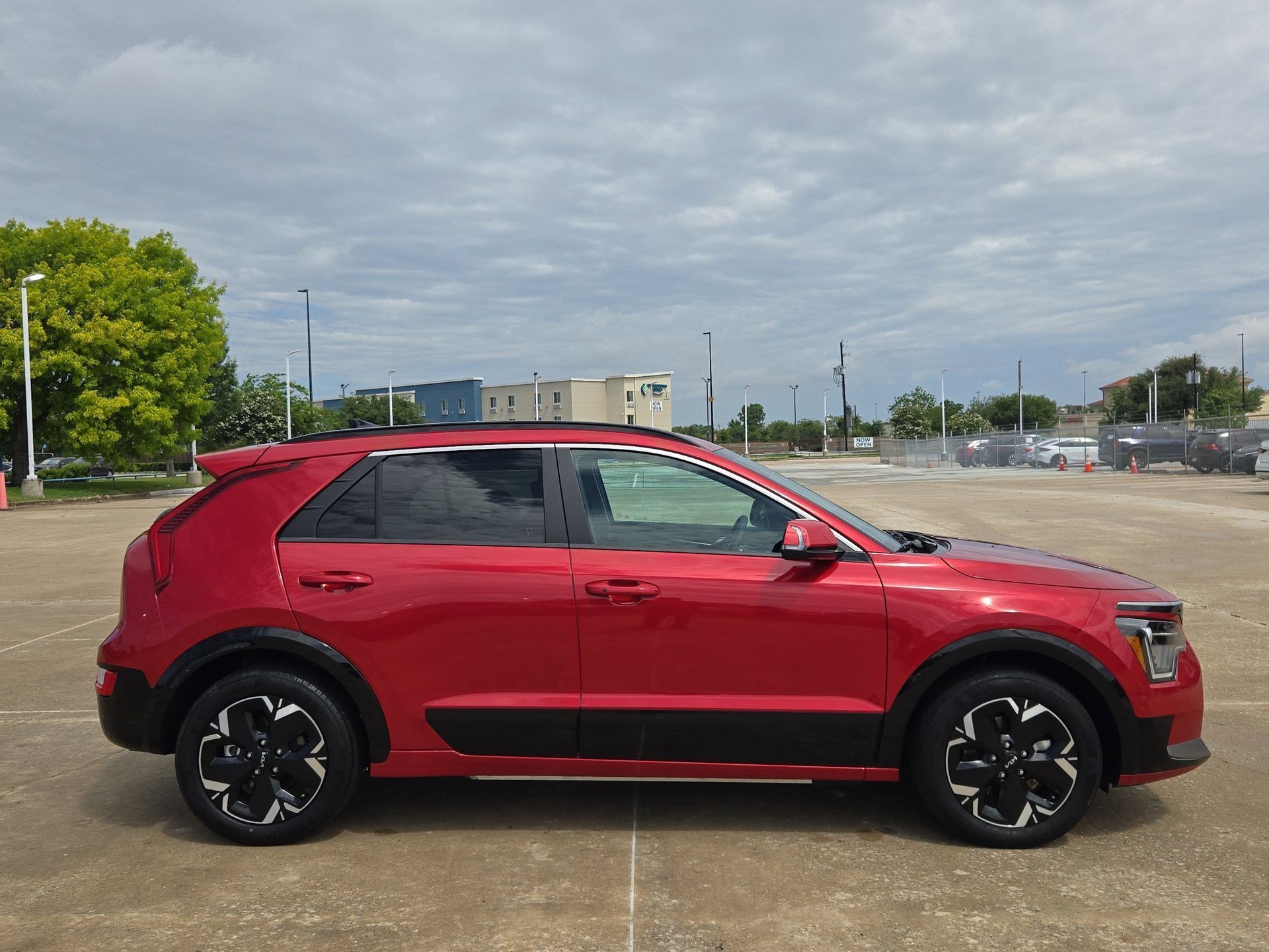 Used 2024 Kia Niro Wind with VIN KNDCR3L1XR5114516 for sale in Houston, TX