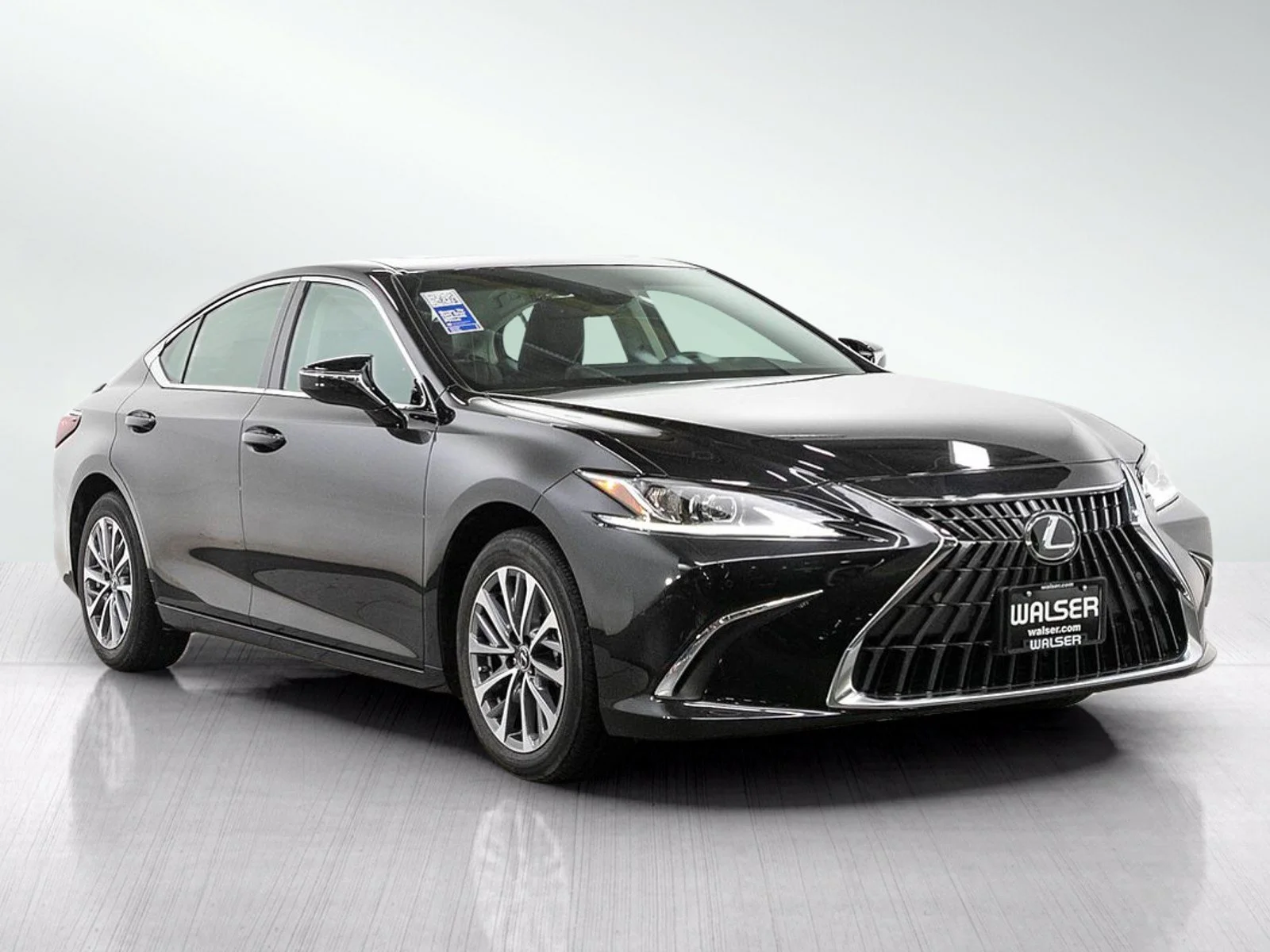 Used 2025 Black Lexus ES 300h F Sport Handling image 7