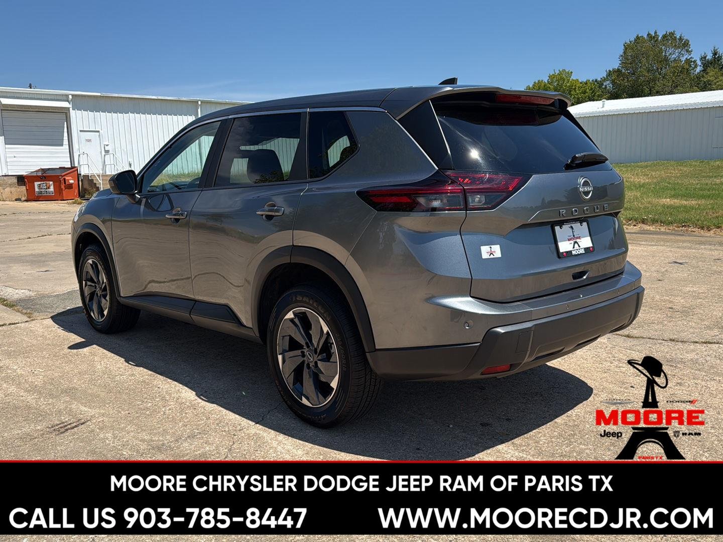 Used 2025 Gun Metallic Nissan SV image 5