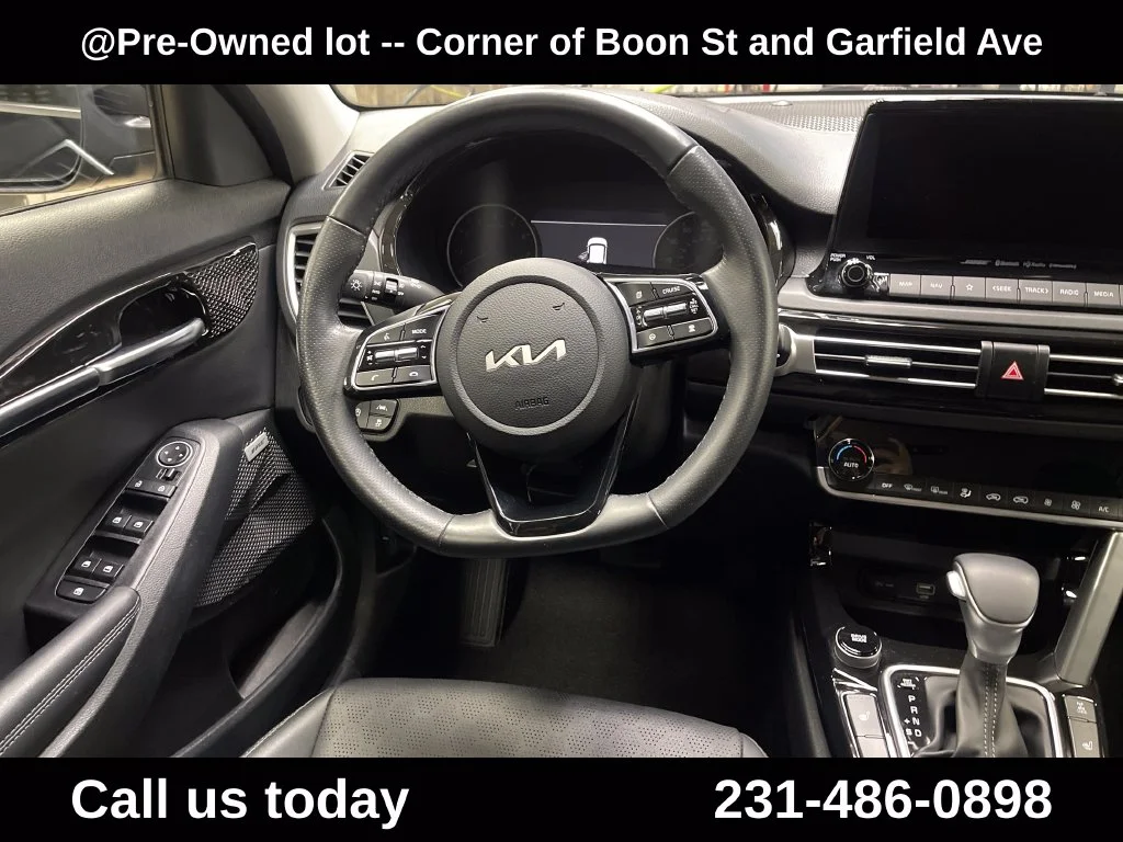 Used 2023 Black Kia SX image 17