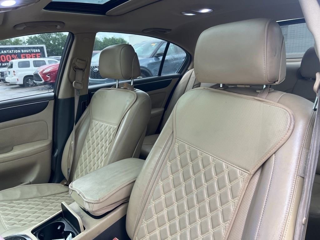 Used 2013 Silver Hyundai 3.8 image 10