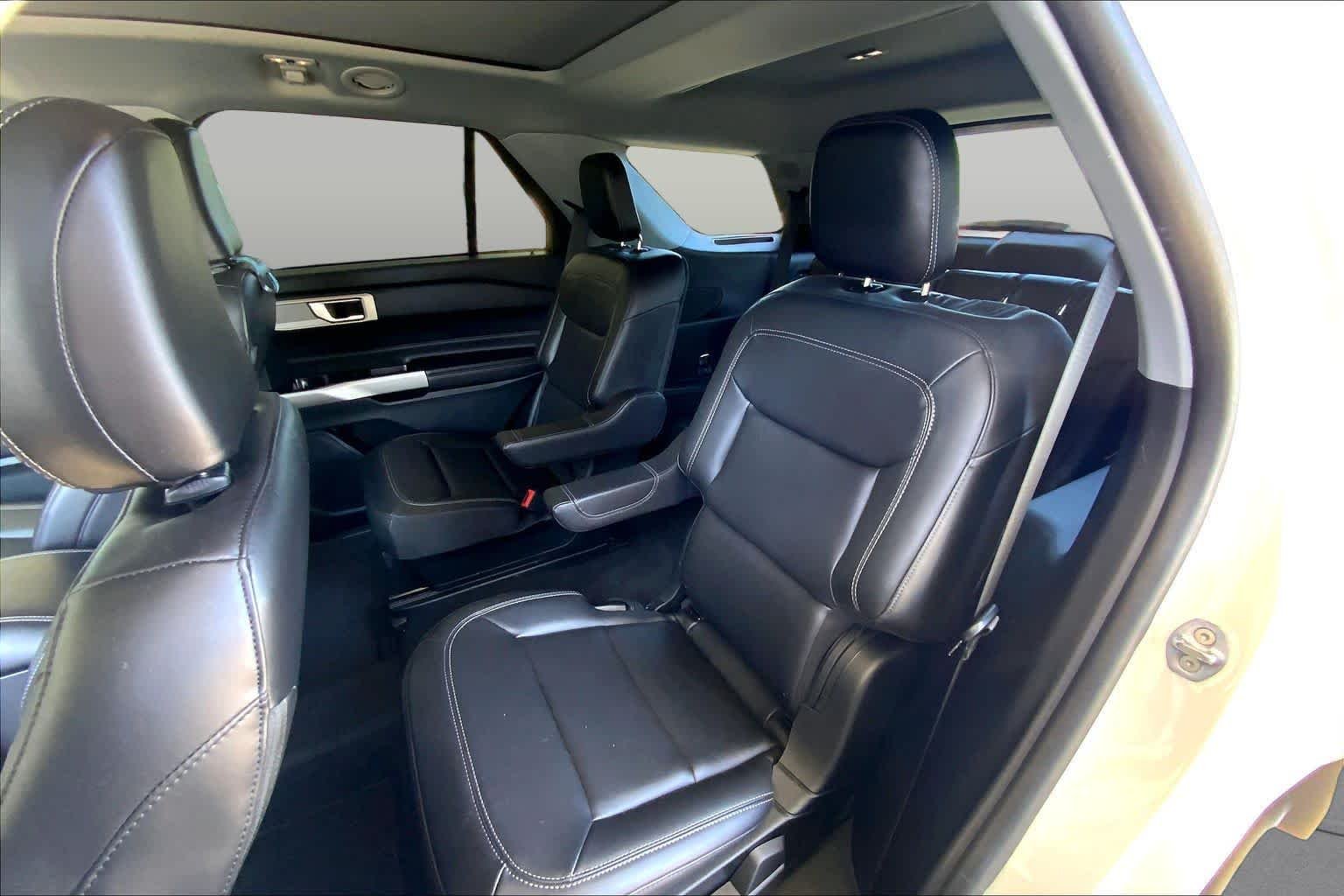 Used 2023 Star White Metallic Tri-Coat Ford XLT image 21