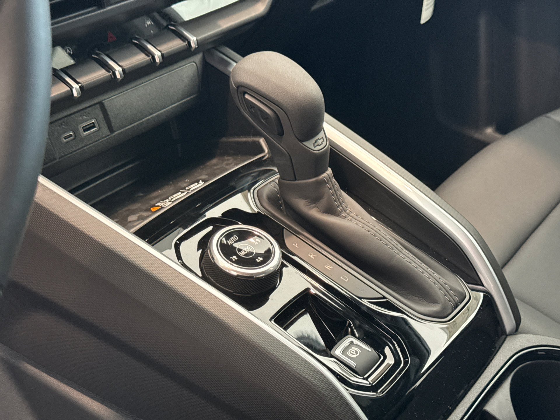 2026 Chevrolet Colorado Trail Boss - Photo 18