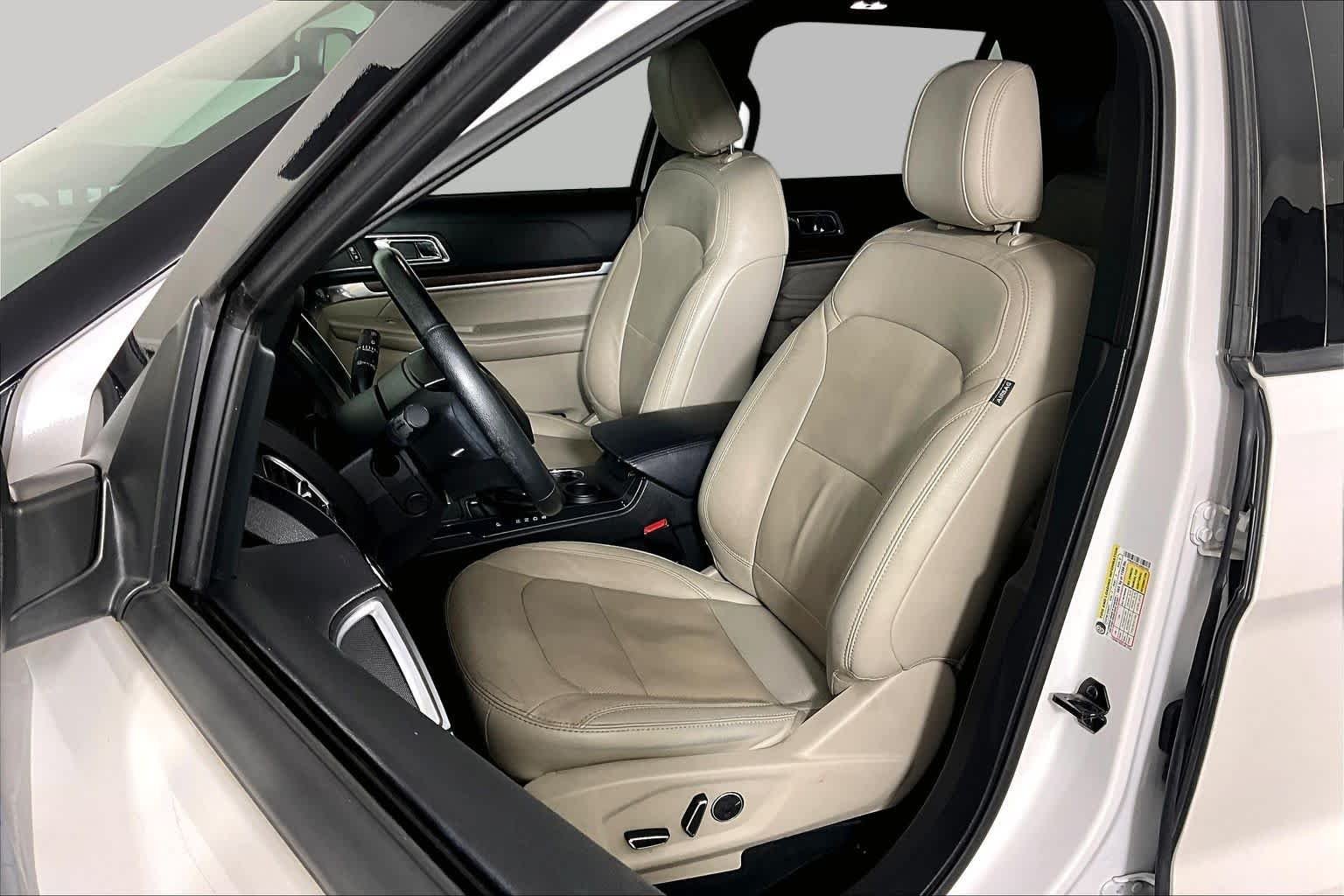 Used 2018 White Platinum Metallic Tri-Coat Ford Limited image 6