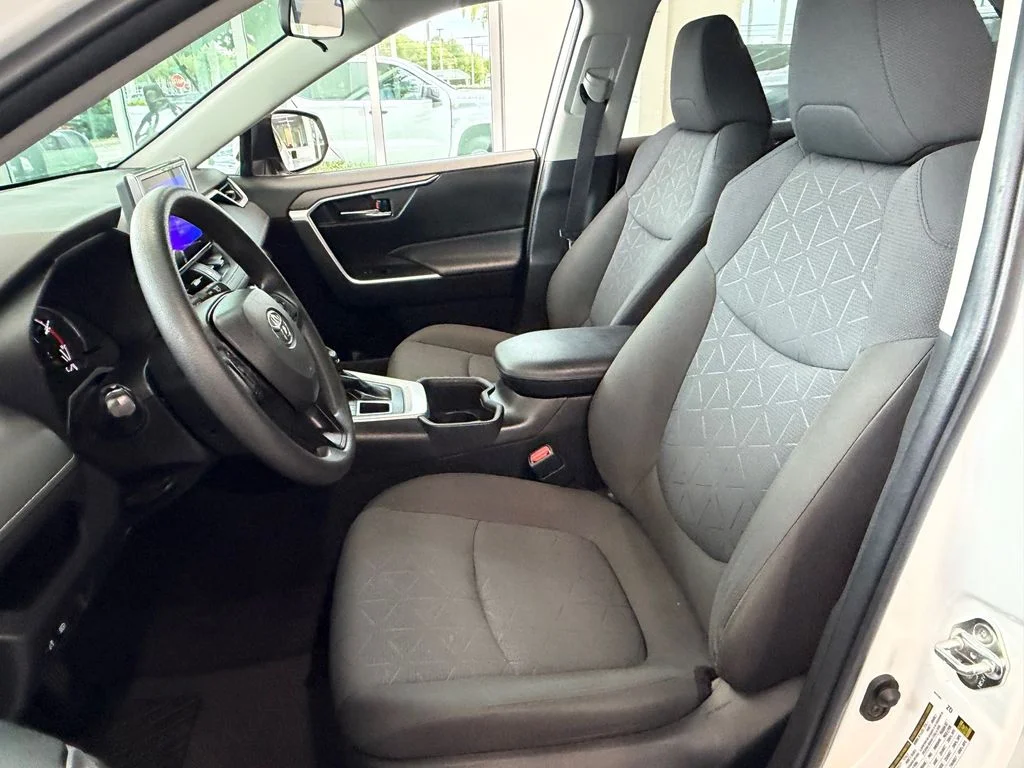 Used 2023 White Toyota XLE image 5