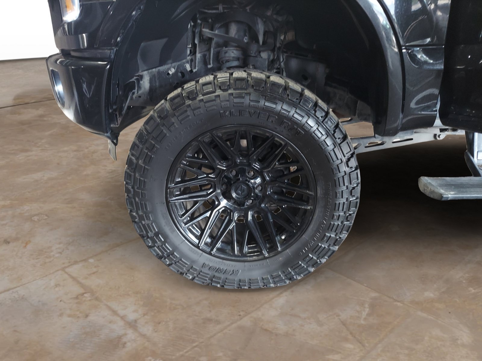 Used 2015 Tuxedo Black Metallic Ford XLT image 28