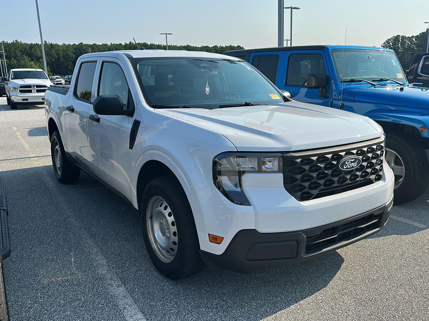 Used 2025 Oxford White Ford XL image 1