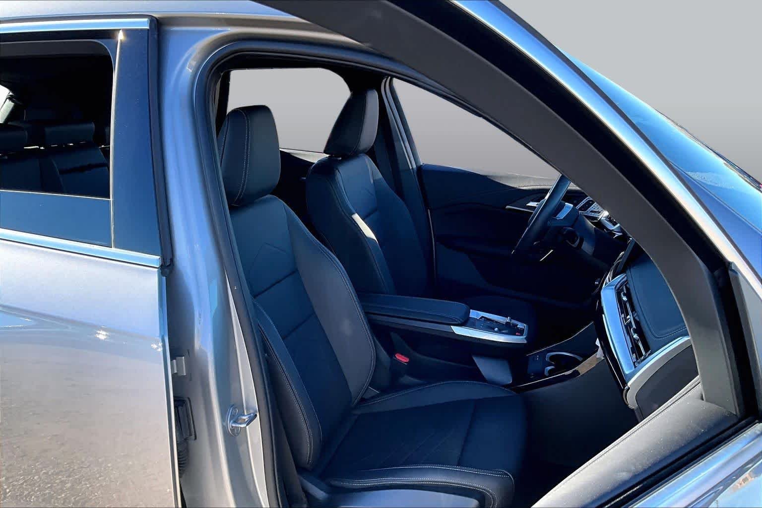 Used 2024 Space Silver Metallic BMW xDrive28i image 7