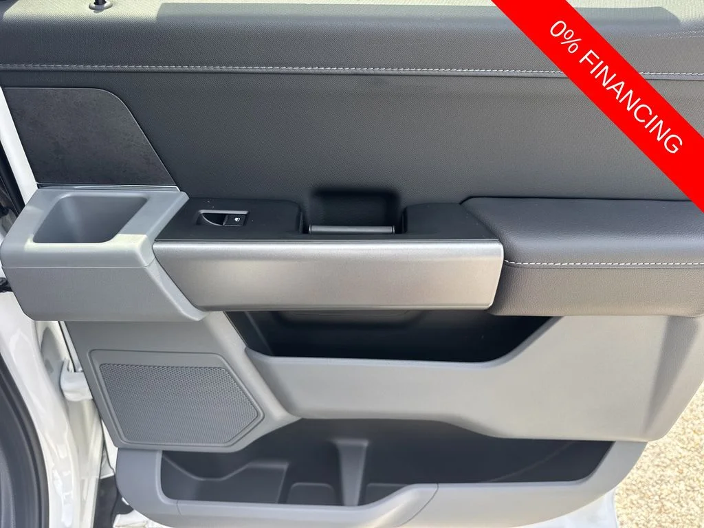 New 2026 Oxford White Ford XLT image 16