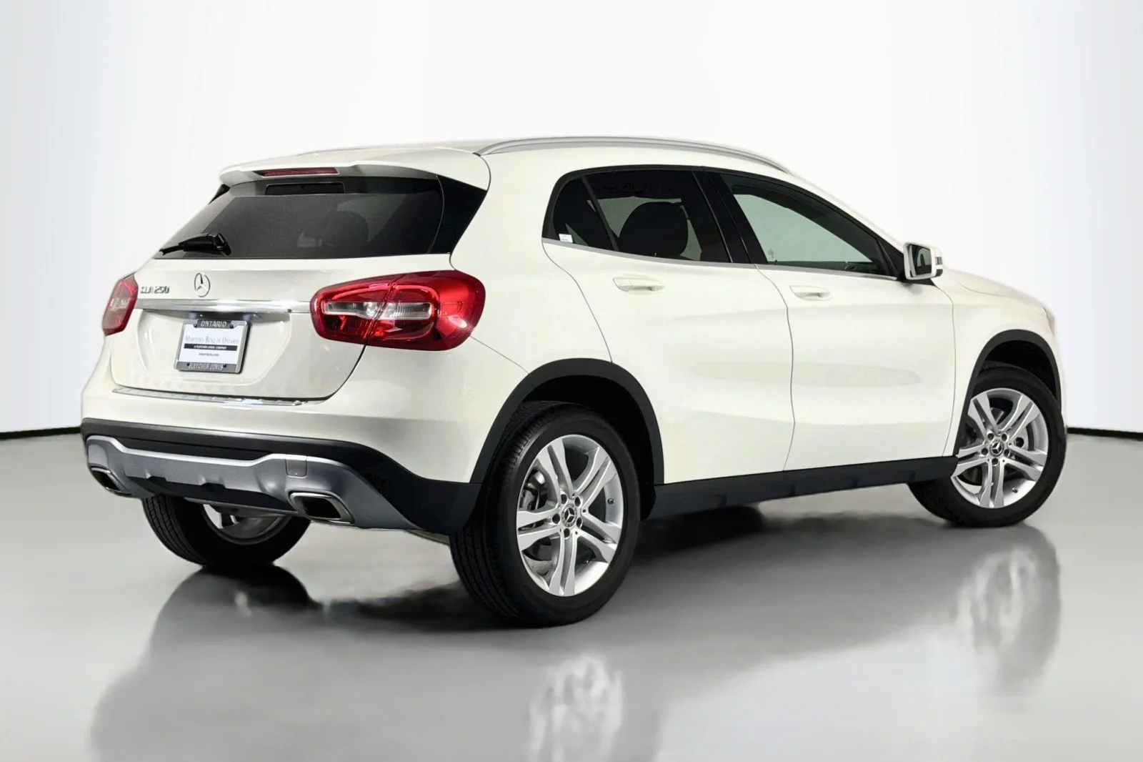 Used 2018 Cirrus White Mercedes-Benz 250 image 12