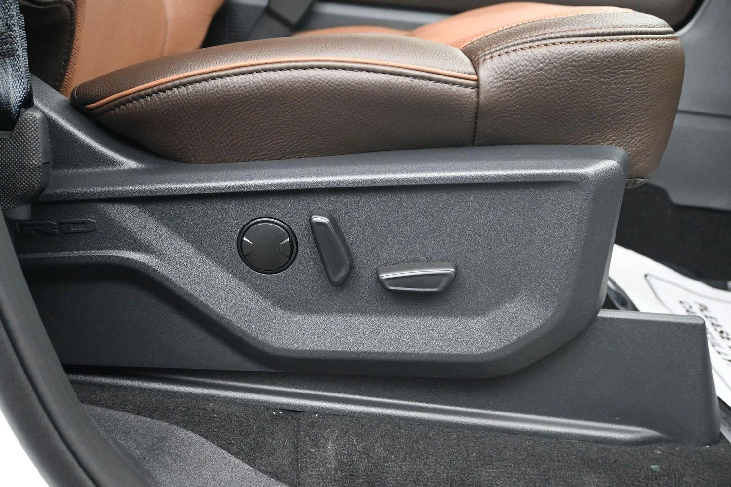 New 2026 Star White Metallic Tri-Coat Ford MAX King Ranch® image 9