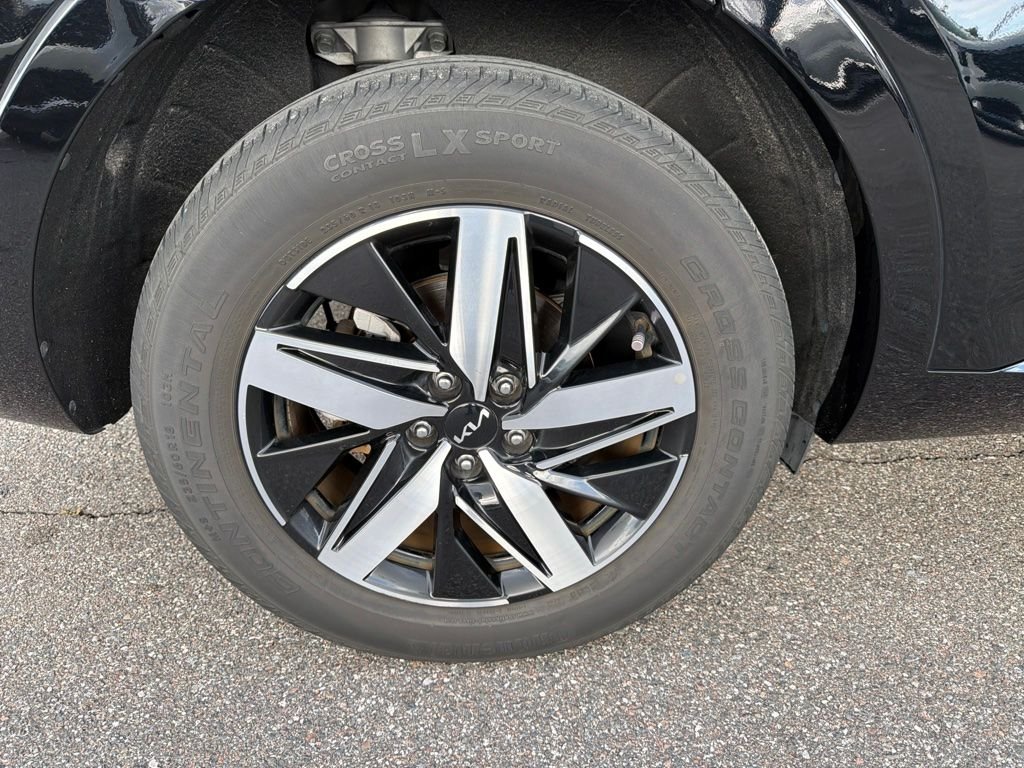 Certified Used 2023 Ebony Black Kia S image 27