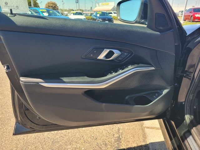 Used 2025 Black BMW 330i image 18