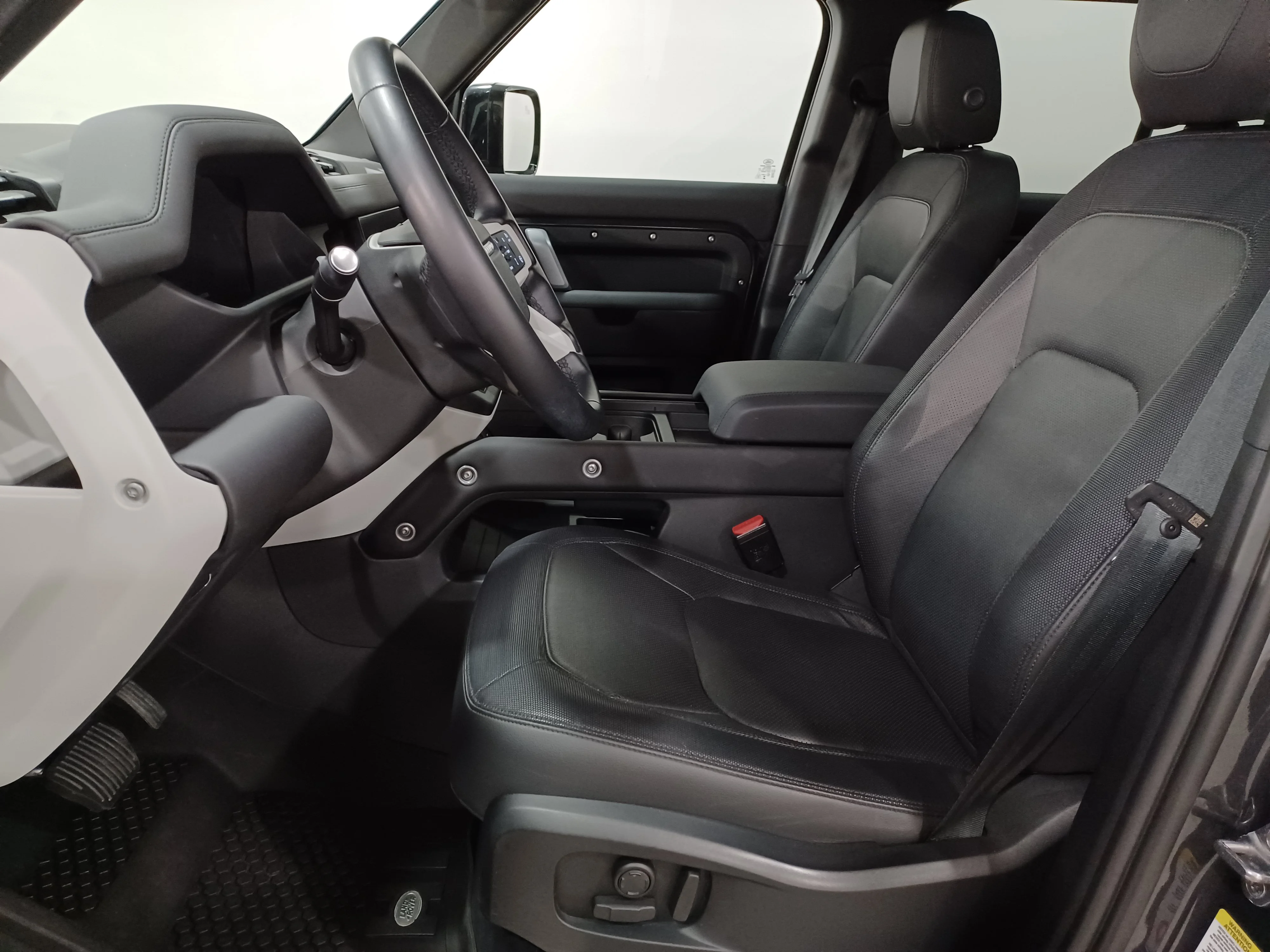 Certified Used 2024 Gray Land Rover X-Dynamic SE image 10
