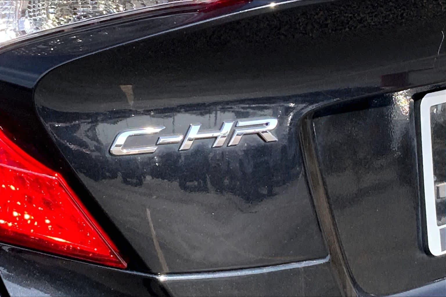 Used 2020 Black Sand Pearl Toyota XLE image 10