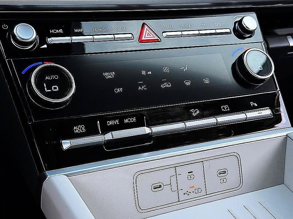New 2026 Ecotronic Gray Hyundai SE image 23