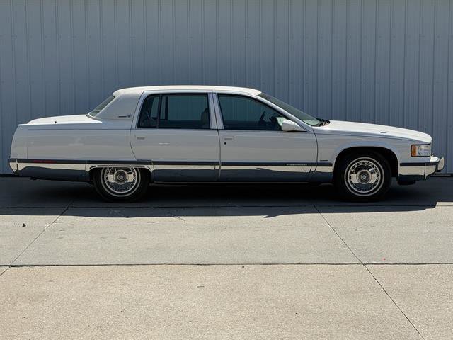 Used 1996 Cotillion White Cadillac 4DR SDN image 3