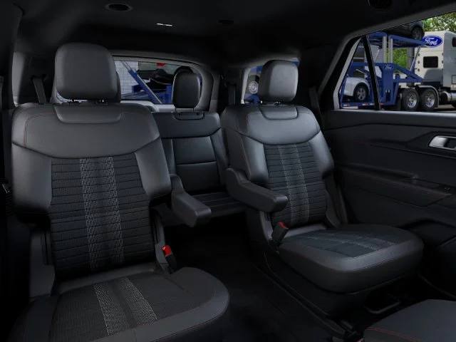 New 2027 Agate Black Metallic Ford ST-Line image 12