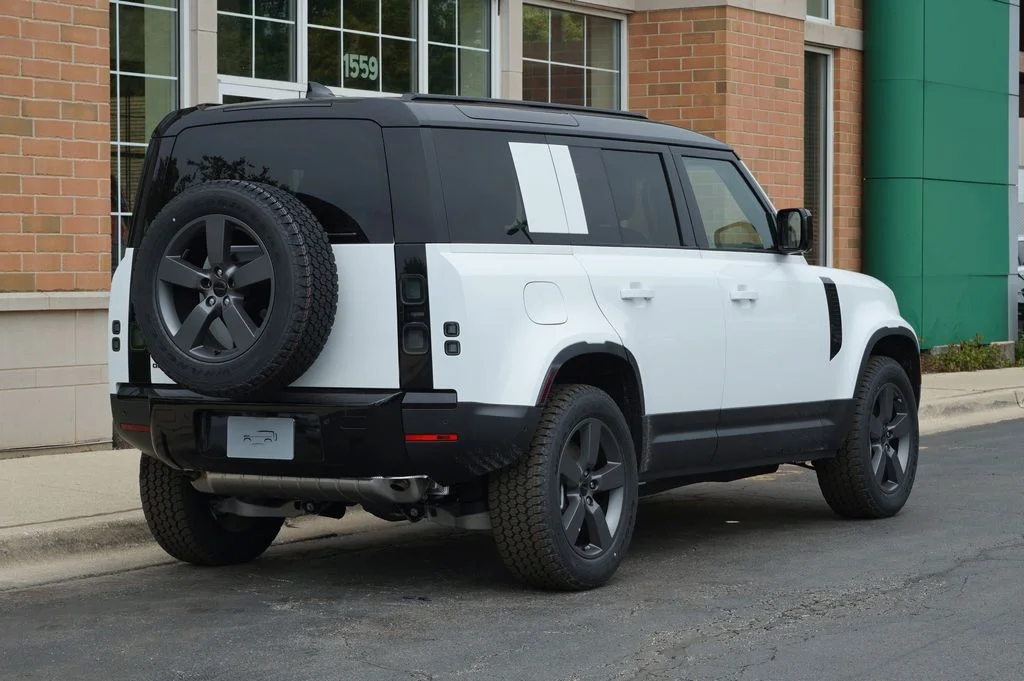 New 2026 Fuji White Land Rover S image 6