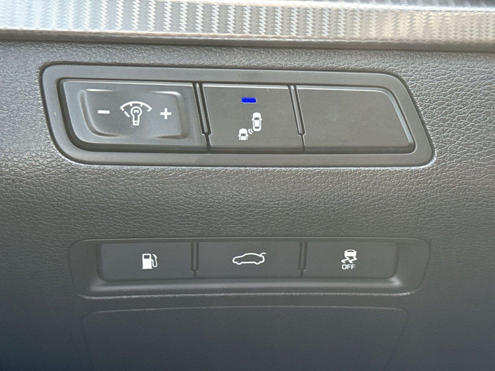 Used 2018 Phantom Black Hyundai Sport+ image 32