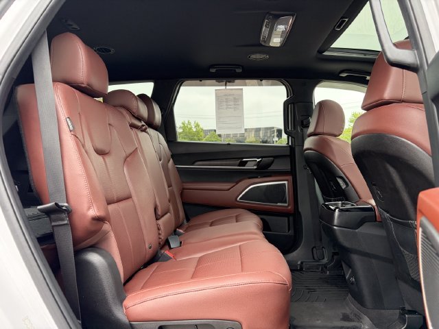 Certified Used 2024 White Pearl Kia EX image 9