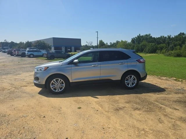 Used 2020 Silver Ford SEL image 2