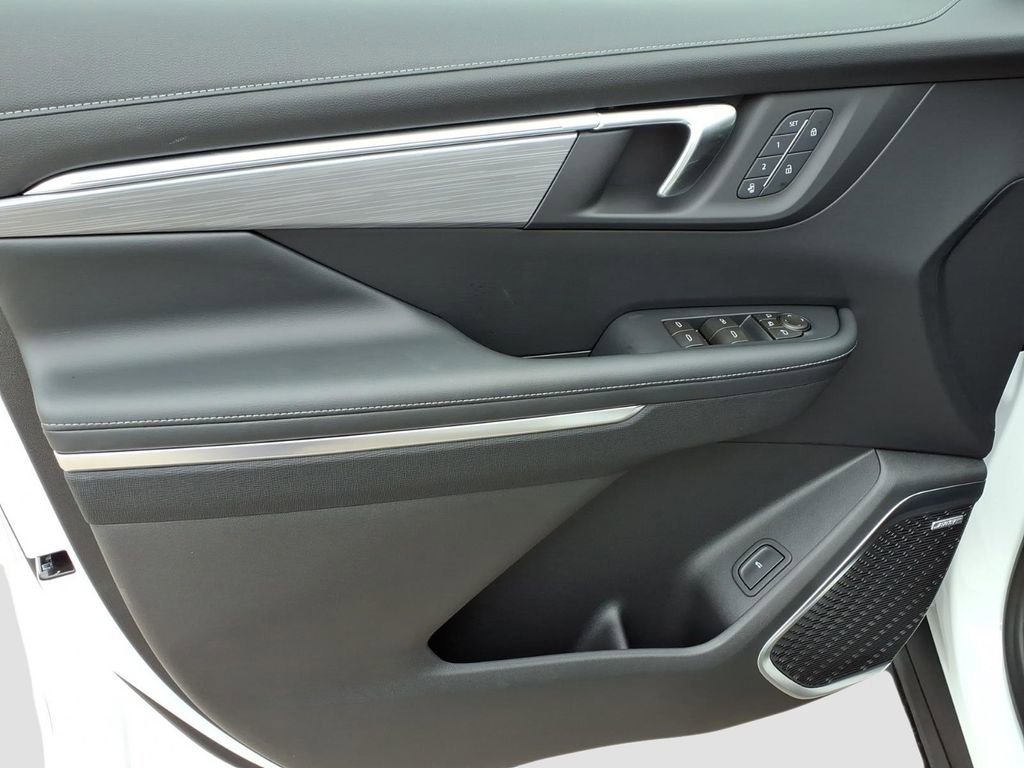 New 2026 Summit White Buick Preferred image 8