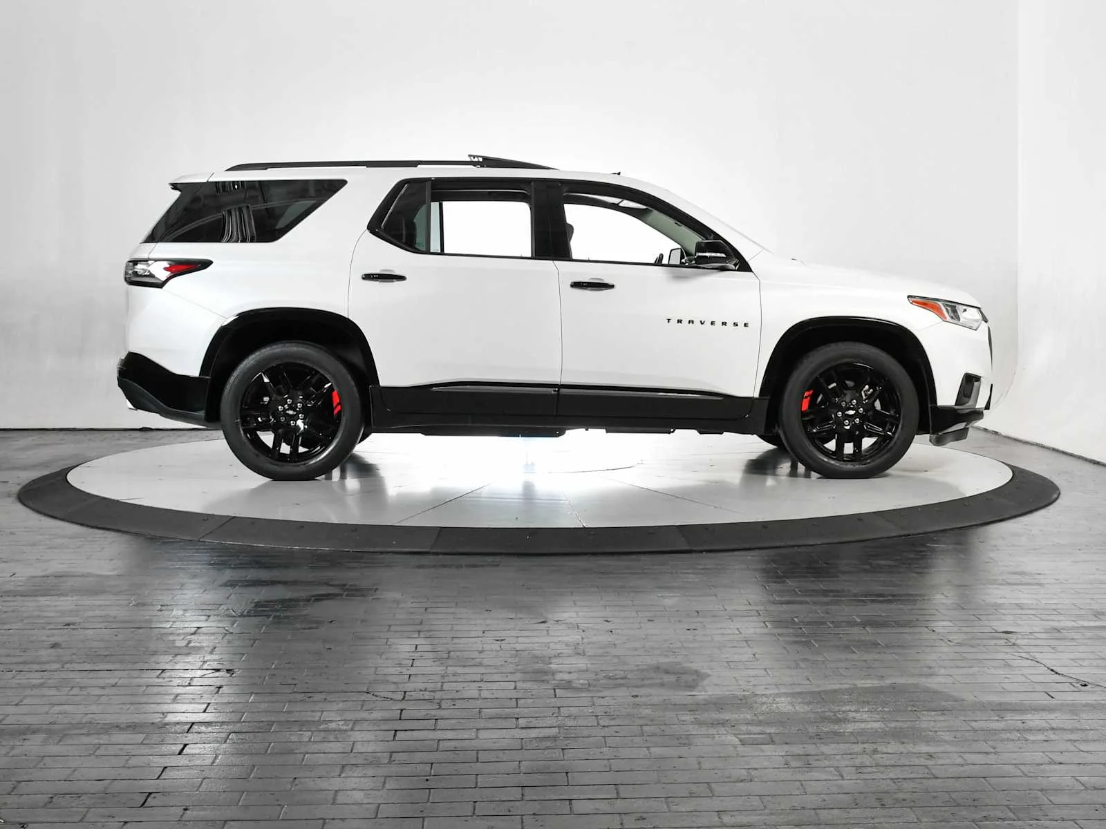 Used 2019 Iridescent Pearl Tricoat Chevrolet Premier image 6