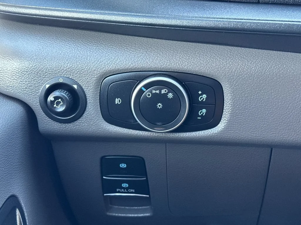 Used 2025 White Ford  image 28