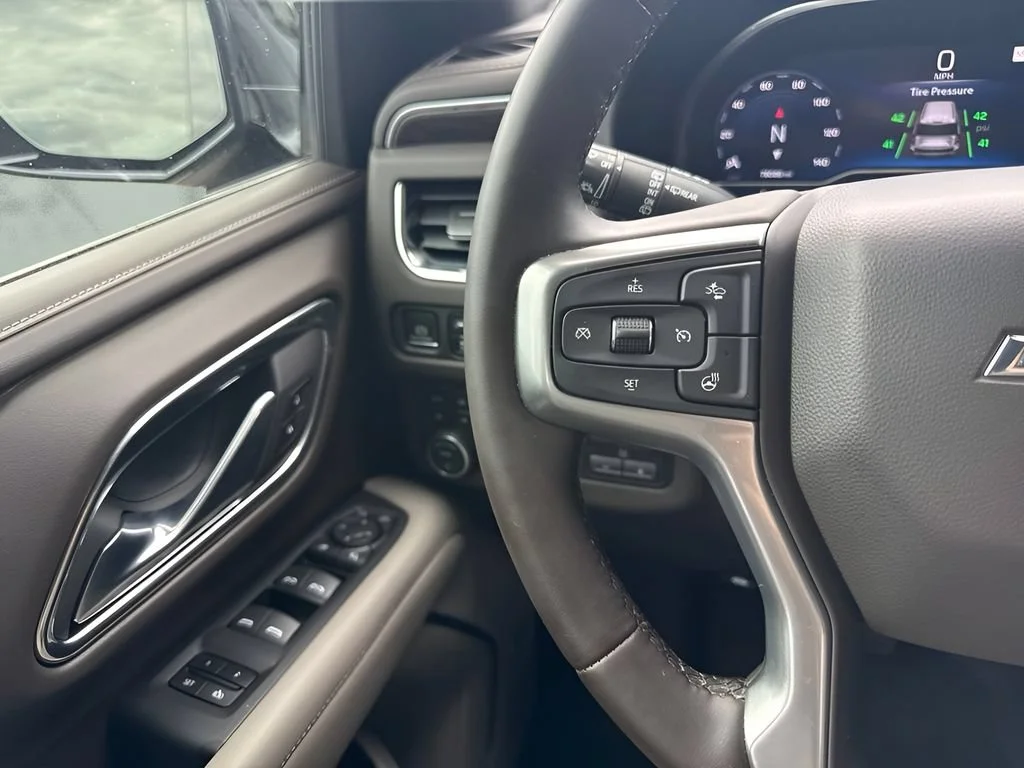 Used 2023 BLACK Chevrolet Z71 image 17