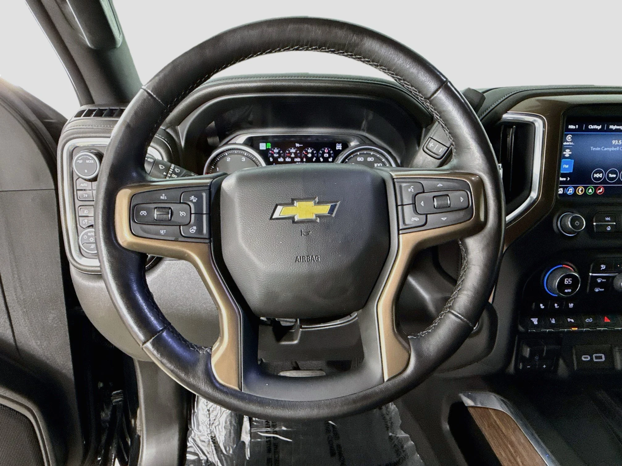 Used 2022 MOSAIC BLACK METALLIC Chevrolet High Country image 13