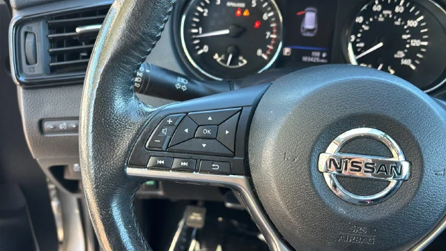 Used 2018 Silver Nissan SV image 22