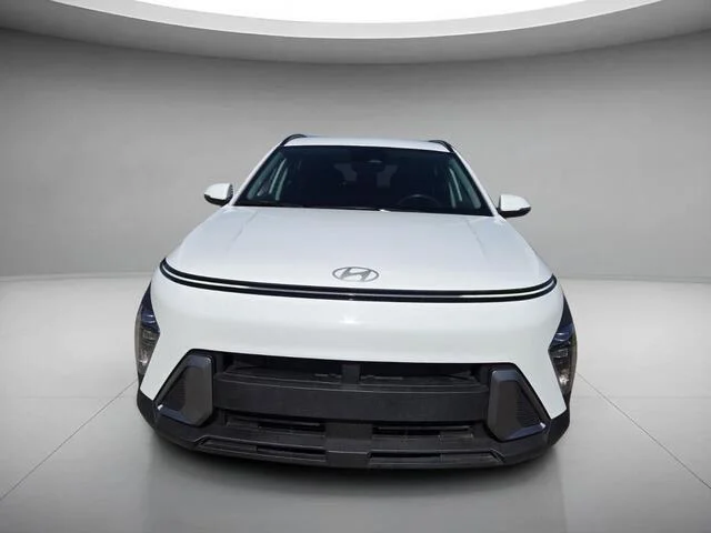 Used 2025 Atlas White Hyundai SEL image 8