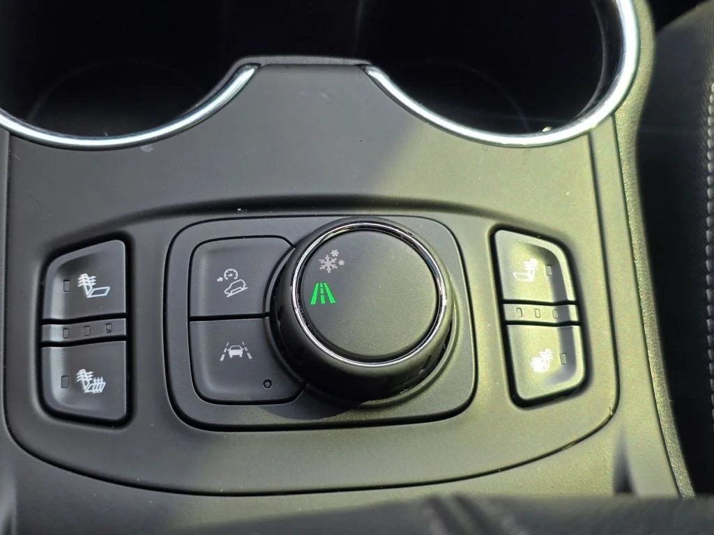 Used 2022 Ebony Twilight Metallic GMC FWD 4dr SLT Elevation Edition with Skyscape Power Sunroof image 20
