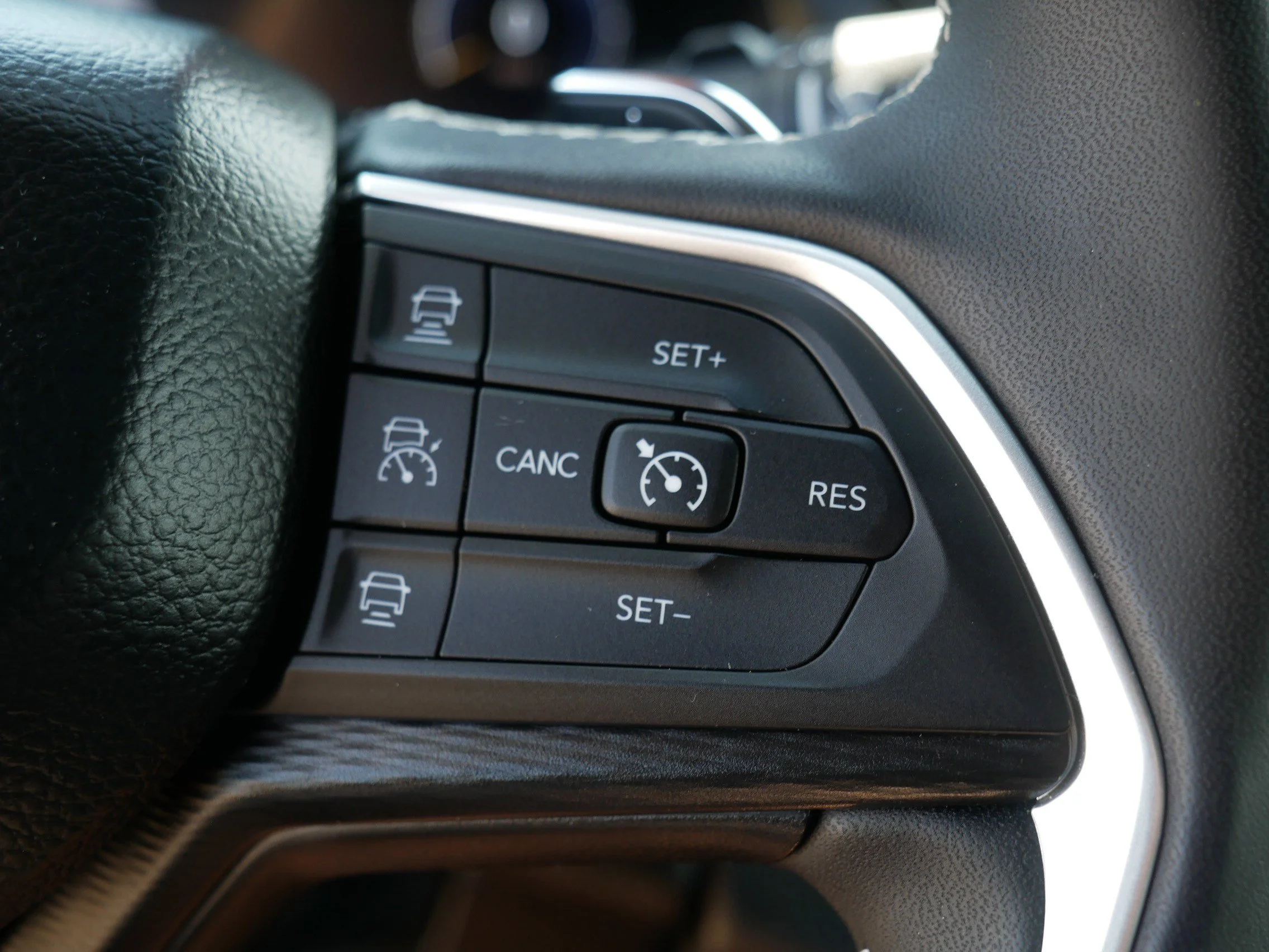 Used 2024 Velvet Red Pearlcoat Jeep Altitude X image 29
