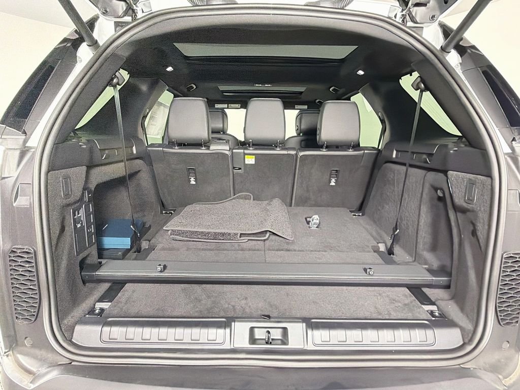 New 2026 Fuji White Land Rover S image 28