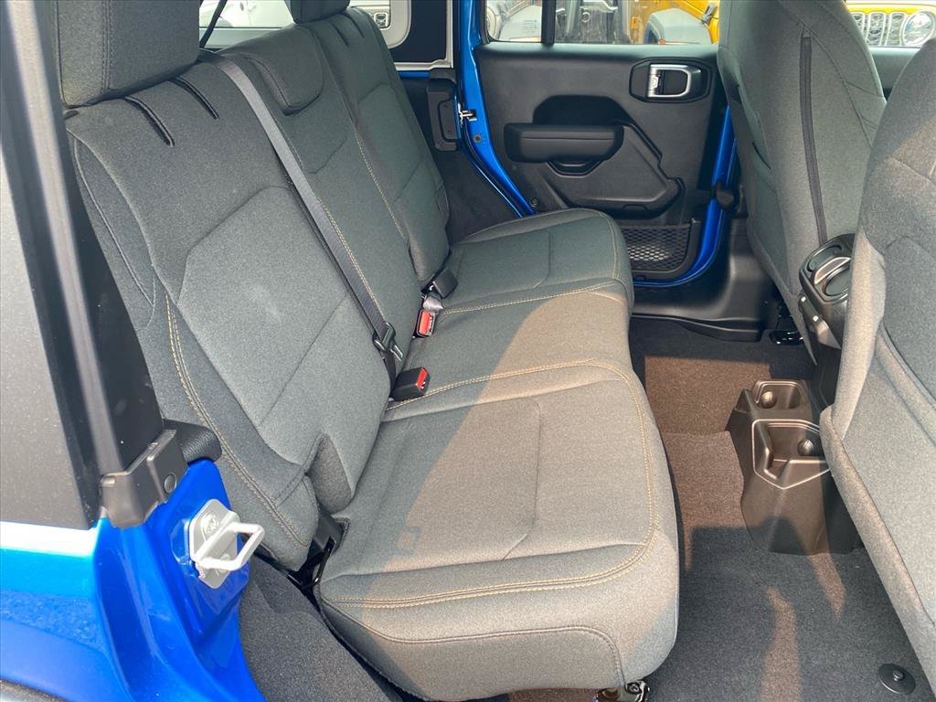 New 2026 Hydro Blue Pearl-Coat Exterior Paint Jeep Sport S image 15
