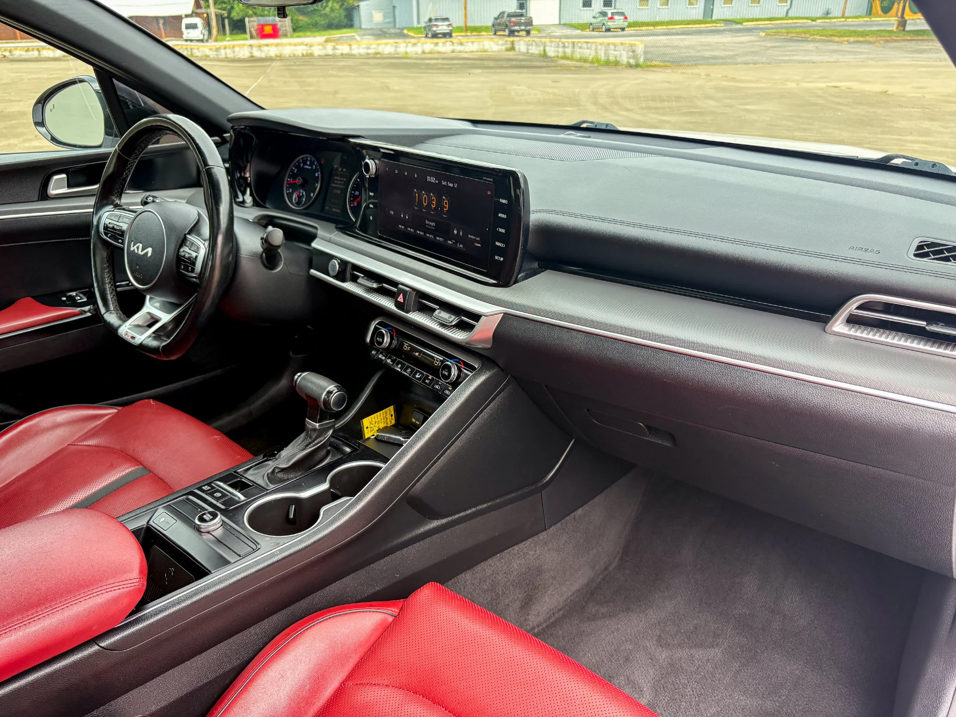 Used 2022 White Kia GT-Line image 26