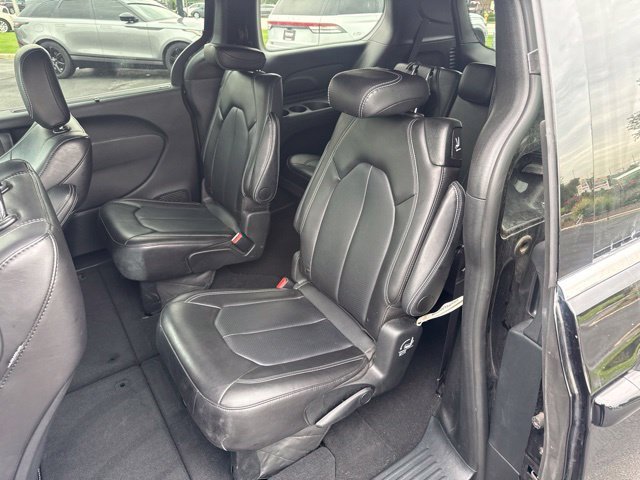 Certified Used 2025 Black Chrysler Select image 9