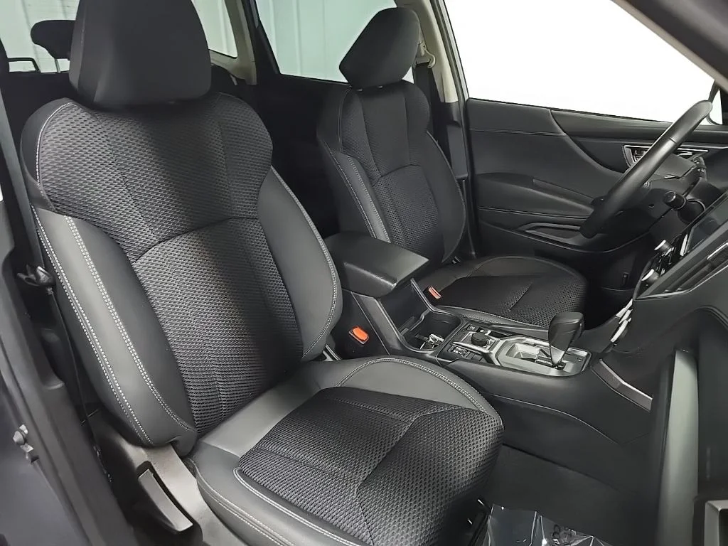 Used 2022 Gray Subaru Premium image 17