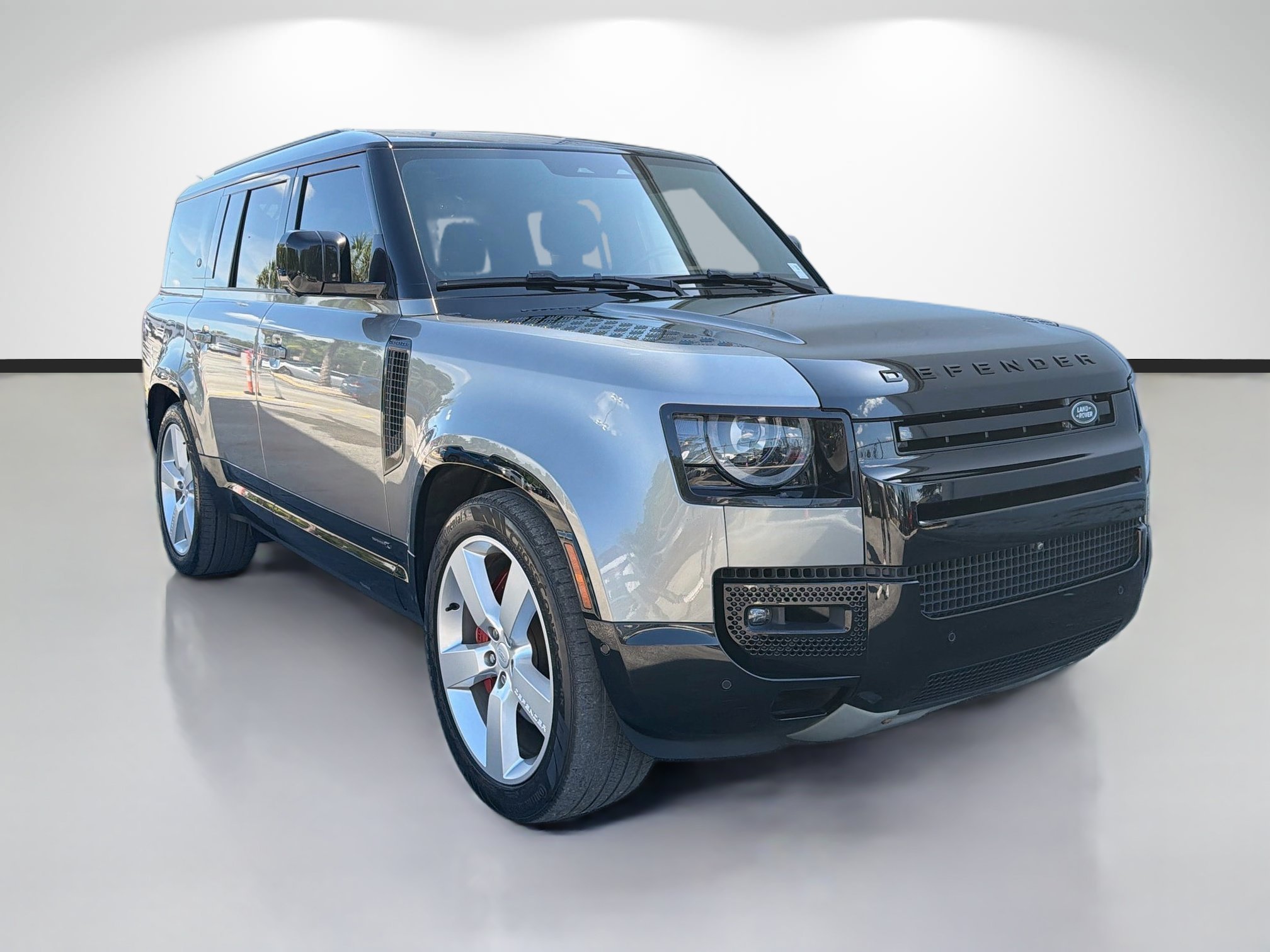 Used 2023 Silicon Silver Premium Metallic Land Rover X image 7