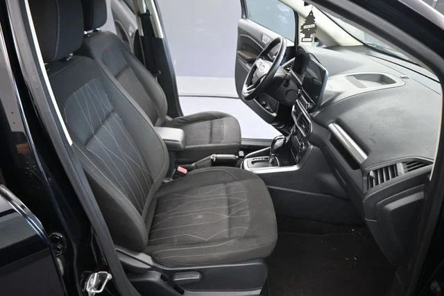 Used 2020 Black Ford SE image 14