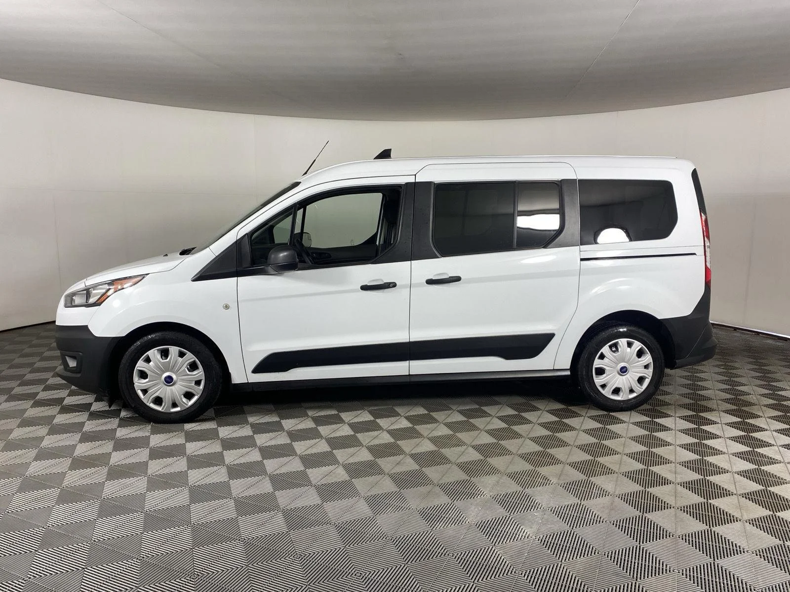 Used 2023 Frozen White Ford XL image 7
