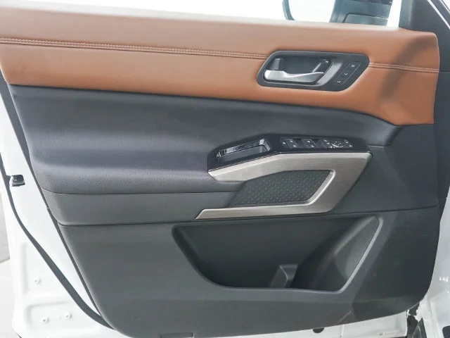 Used 2024  Nissan Platinum image 20