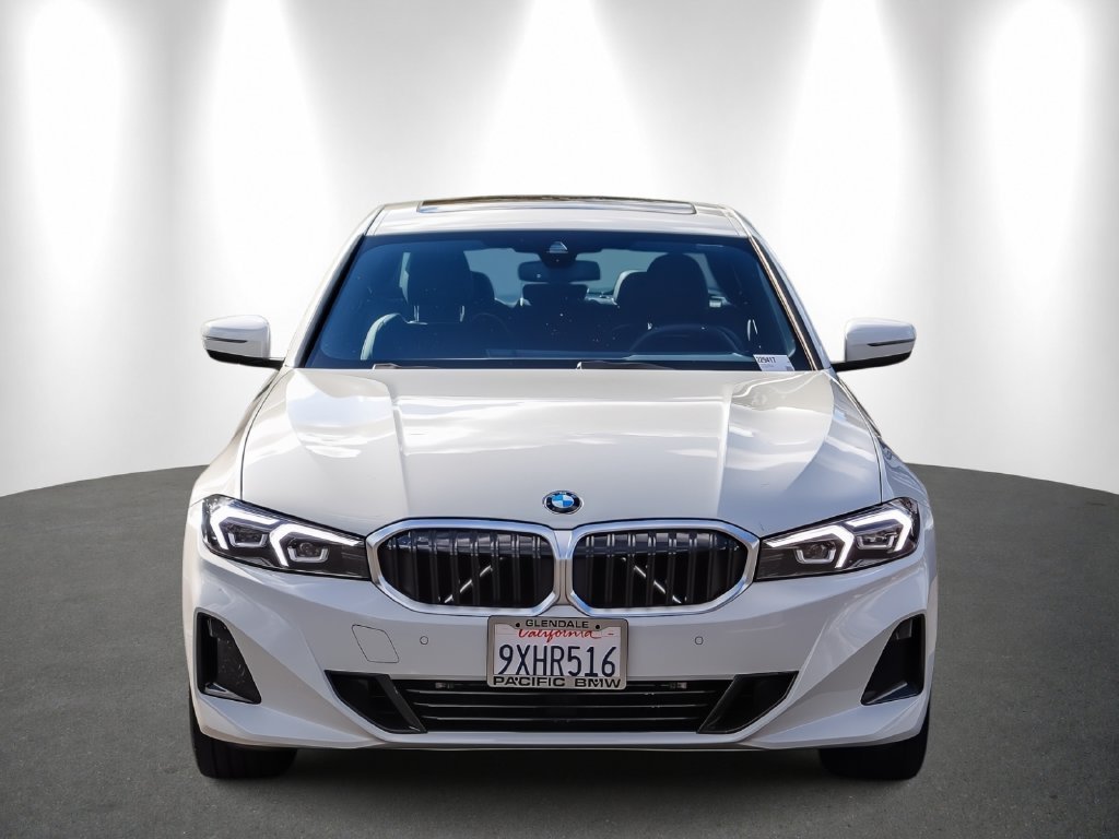 2026 BMW 3 Series photo 2