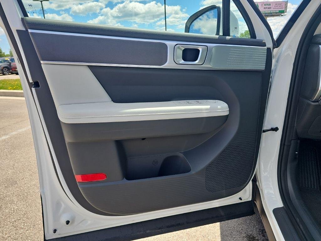 New 2026 White Hyundai SEL image 10