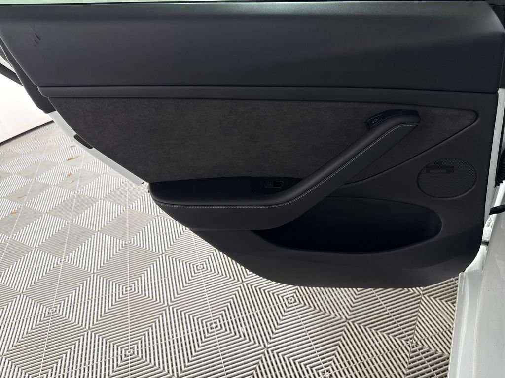 Used 2021 White Tesla Long Range image 11