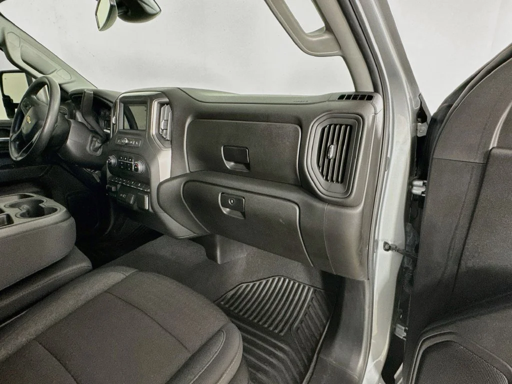 Used 2025 Gray Chevrolet Custom image 33