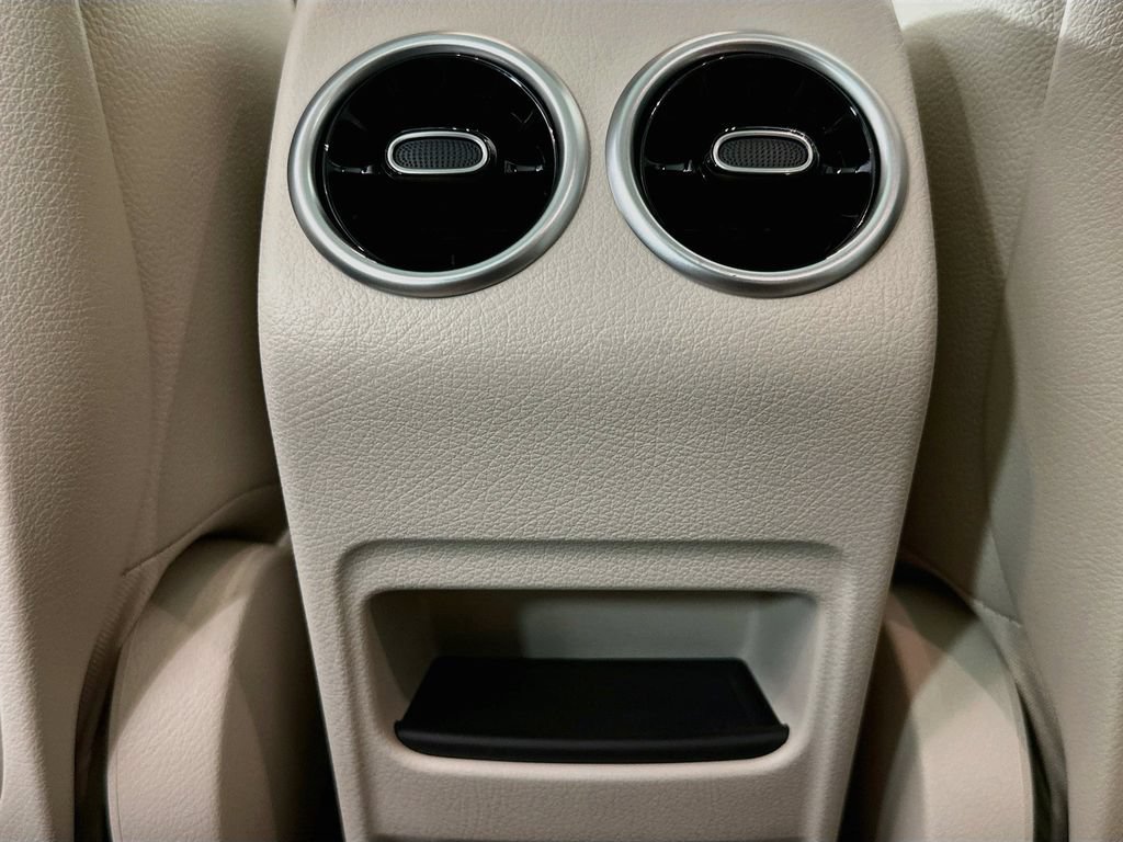 New 2026 Polar White Mercedes-Benz GLA 250 image 58