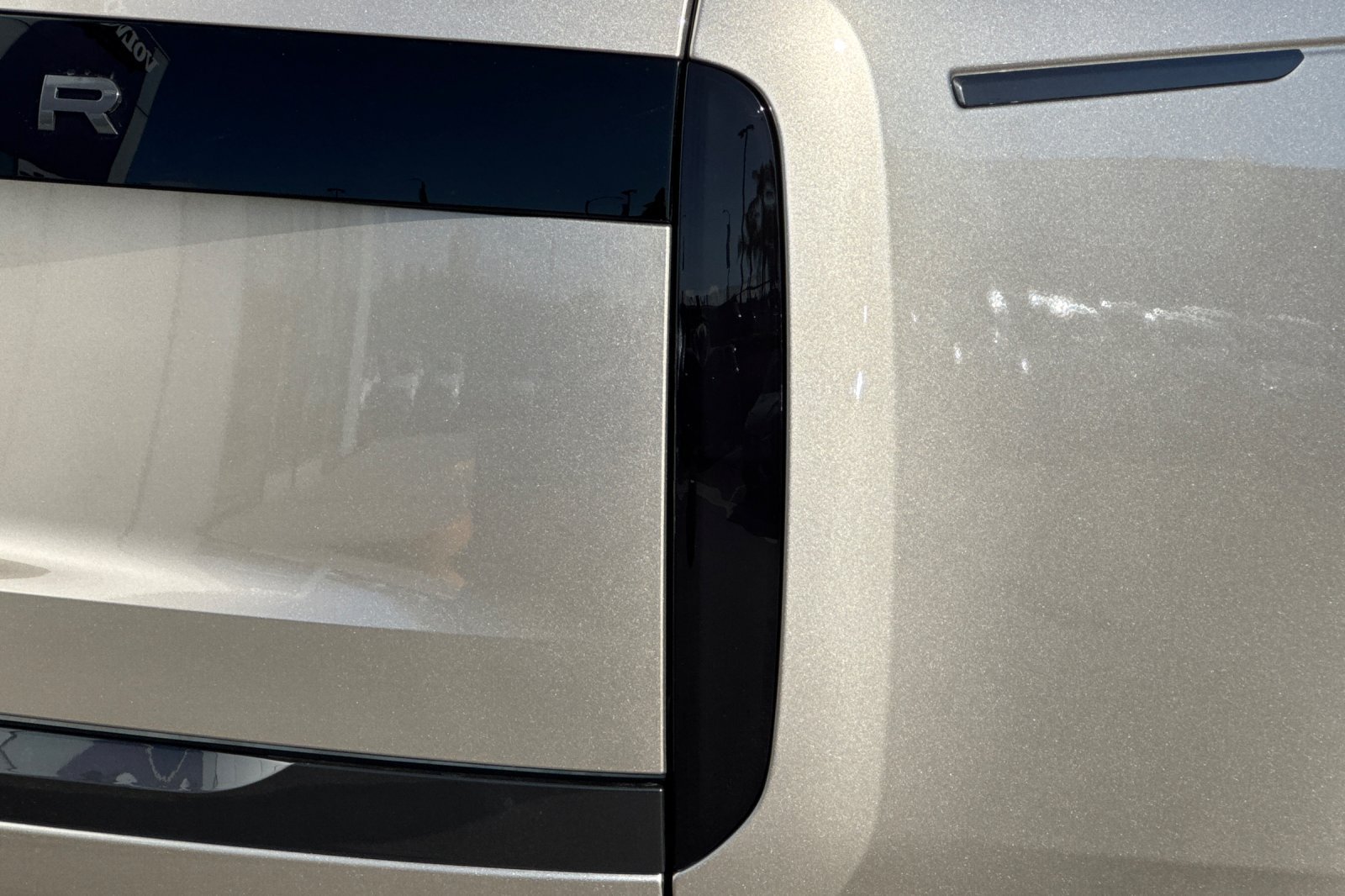 New 2027 Batumi Gold LAND ROVER SE image 34